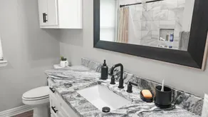 Tranquil Flint Escape: Relax In Nature's Serenity 3 Bedroom Home - Image 2