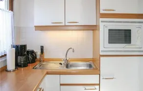 Four Bedroom Holiday Home in Kirchheim - Image 5