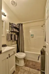 The Haire Haus - Image 3