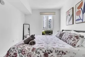 Modern 1BR Apt In Edgewater Free Parking - Image 3