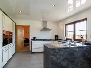 Spacious Holiday Home in the Ardennes with Sauna & Hot Tub - Image 2
