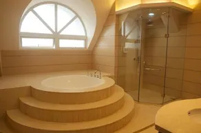 Harbour Plaza Hotel - Image 4