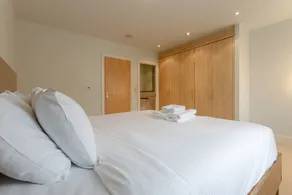 3 Bedroom Home In The Heart Of Wimbledon - Image 2