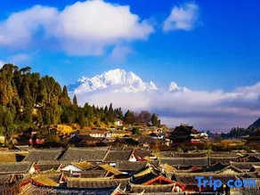 Old Town of Lijiang Big Waterwheel · Yimeng Chenfeng Rizhao Jinshan Snow Mountain Scenic Inn - Image 1
