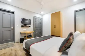 OYO Townhouse 373 Vishwas Nagar - Image 2
