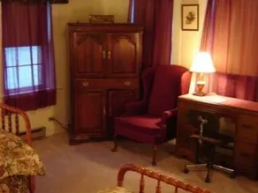 Maplehurst Inn - Image 2