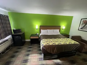 Econo Lodge Near Chesapeake Square - Image 4