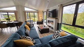 Maple Lodge, 20 Roadford Lake Lodges - Image 2