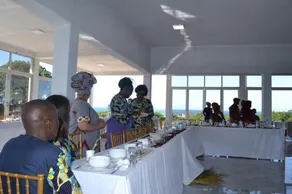 Ponta View Hotel - Image 2