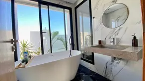 Splendide maison de campagne avec piscine et vue panoramique. - Image 3