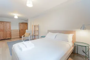 Spacious Stoke Newington Flat - Image 3