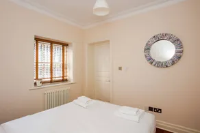 Luxury 2 Bedroom Apartment in London Bridge - Image 5