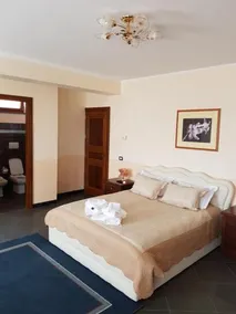 Liberty Rooms - Image 4
