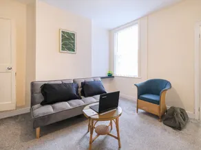 Lovely Large 2 bed House With 2 Reception Rooms - Image 5