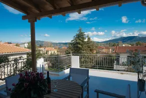 2BR Flat in Lefkada in Kariotes - Image 5