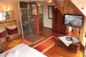Rauch Hof - Image 2