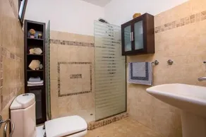 Alnika Villa - Image 4