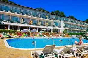 Kini Park Hotel - Image 2