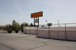 Day's End Motel - Image 2