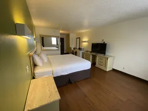 Travelodge Cleveland/Willoughby - Image 3