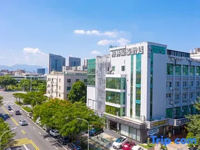 Home Inn UP Huayi Collection Hotel (Xiamen Haicang Xinyang Industrial Zone) - Image 2