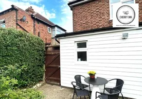 3 Bedroom House with Parking & Garden By Cherry Inn Short Lets & Serviced Accommodation Cambridge - Image 4