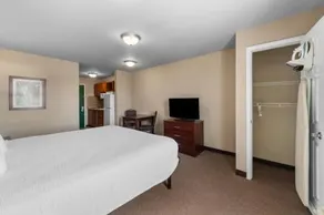 Savannah Suites Pleasanton - Image 4