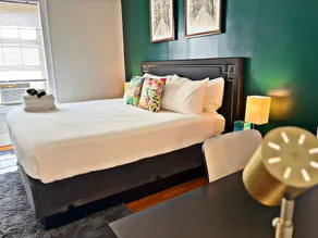 Perfectly Located 1BR - Hinman D2 - Image 3