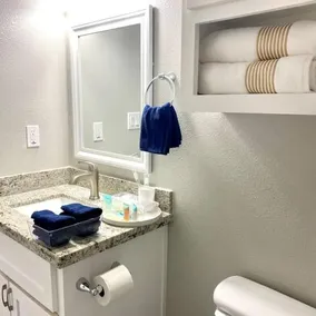 NEW close to Downtown Malls & Premium Outlets with Balcony - Image 3