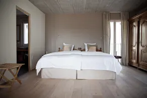 Le Coq Chantant B&B and Boutique Hotel St Livres - Image 5