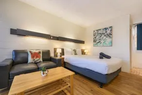 South Seas Motel - Image 3