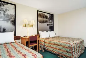 Super 8 by Wyndham Rogers Minnesota - Image 3