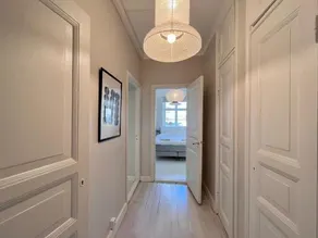 Stylish flat next to metro - Image 5