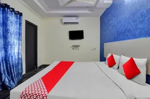 Flagship Hotel Lavish Stay - Image 4