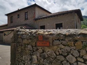 Apartamentos Rurales La Escuela - Image 2