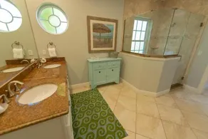 Coral Retreat Apartment 5 - Image 5