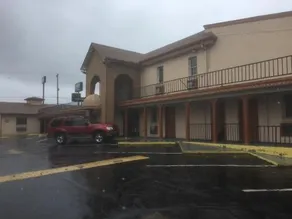 Royalinn & suites - Image 2