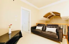 Richmond Maple Home - Image 2
