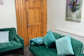 Cosy Leicester Apartment With 2 Bedrooms - Image 3
