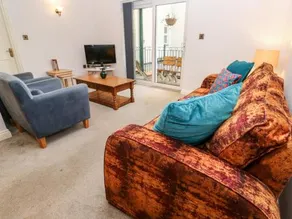 4 Beachcombers Apartments - Image 5