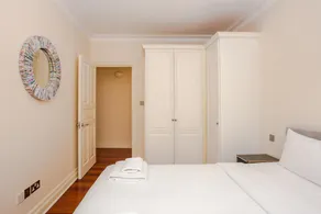 Luxury 2 Bedroom Apartment in London Bridge - Image 2