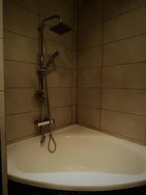 Apartment with balcony in city center - Image 2