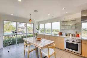 Modern Vineyard Estate: 50' pool, vineyards and sweeping views - Image 4