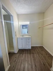 Economy Inn - Image 5