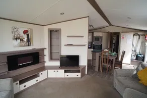 Caravan - Sleeps 8 - Pet Friendly - Parking - Image 4
