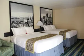 Super 8 by Wyndham Vallejo/Napa Valley - Image 2