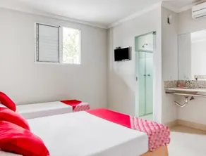 Hotel Economy by OYO Rooms - Image 5