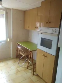 Apartment With 3 Bedrooms in L - Image 2
