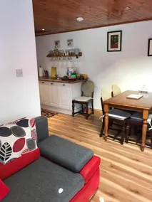 Green Lane Apartment - Image 3