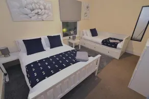 Rose House Entire House Wifi 3 Bed Garden Maidstone - Kent - Image 3